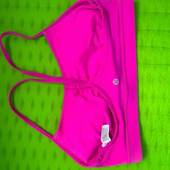 2 for $25 Lululemon Flow Y Sportsbra - Picture 1 of 3